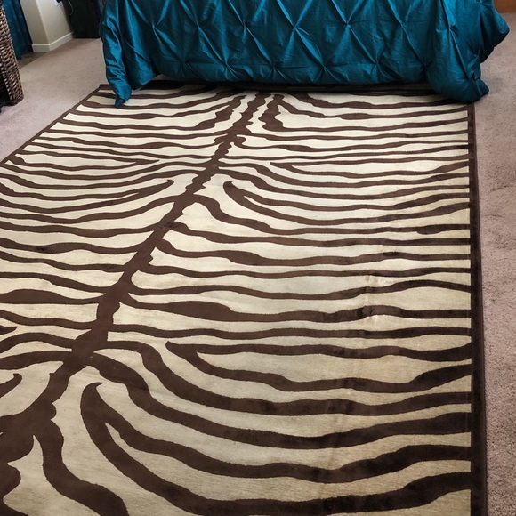 Saphir Area Rug - Picture 2 of 6